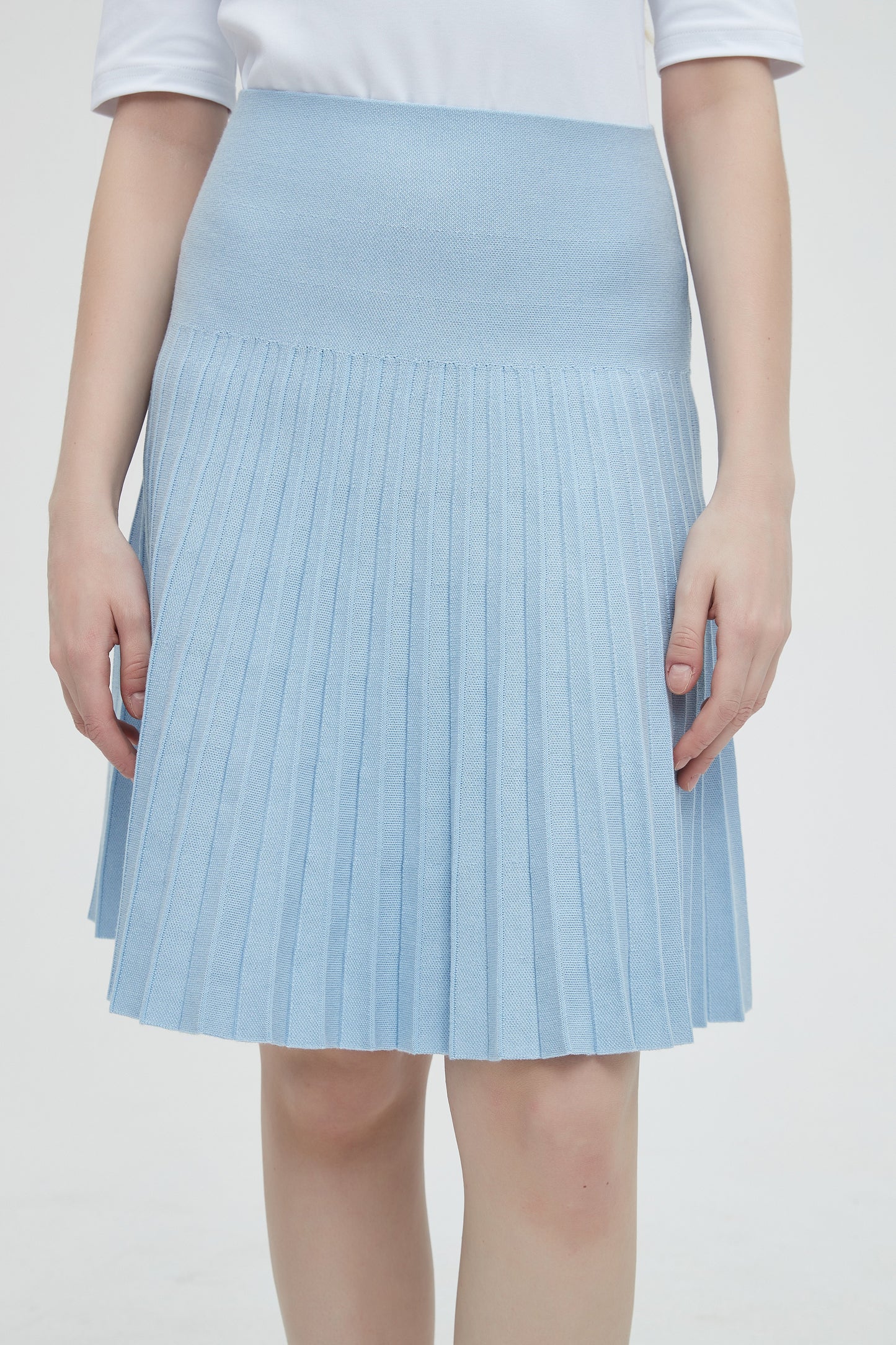 MM YEAR ROUND PLEATED - ICE BLUE
