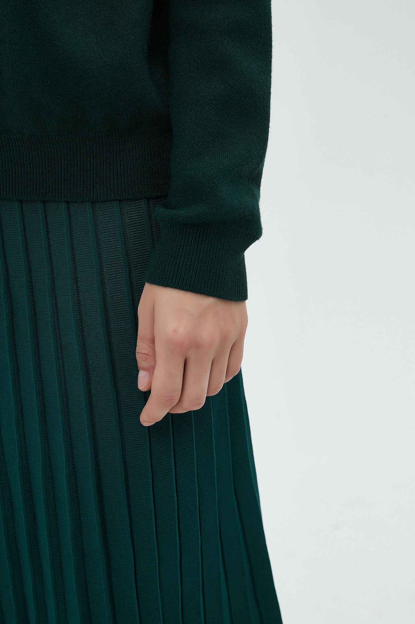 MM COZY ZIPPER COLLAR SWEATER - HUNTER GREEN