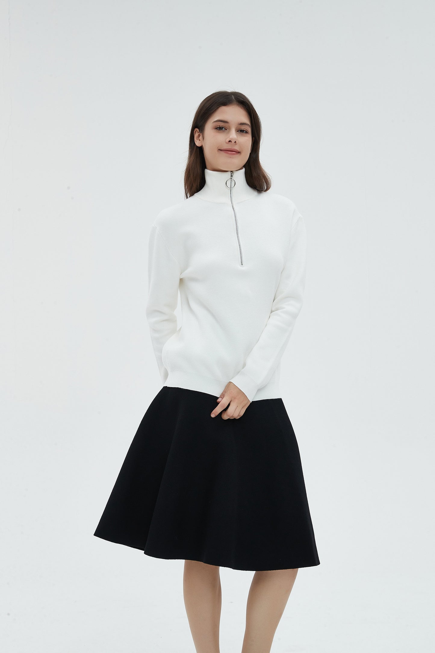 MM COZY ZIPPER COLLAR SWEATER - OFF WHITE