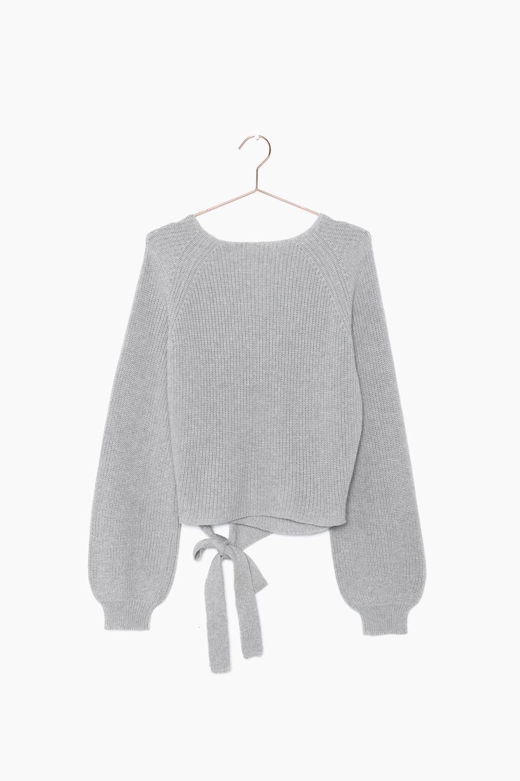 THIN KNIT WRAP WITH SNAP