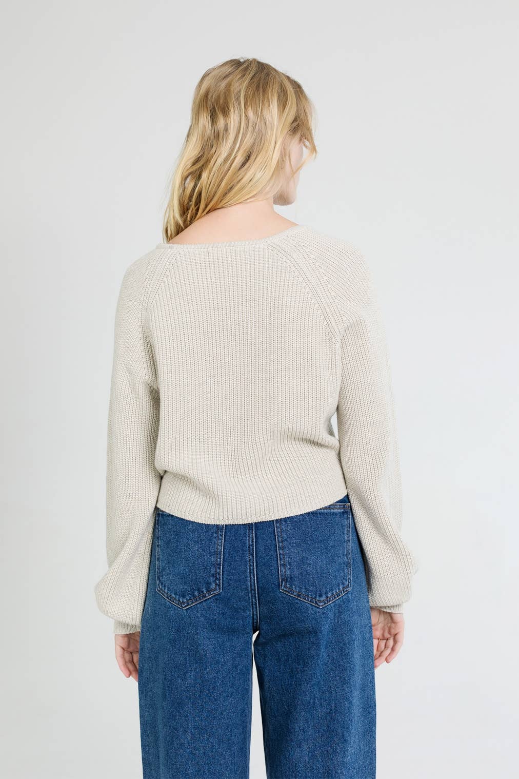 THIN KNIT WRAP WITH SNAP