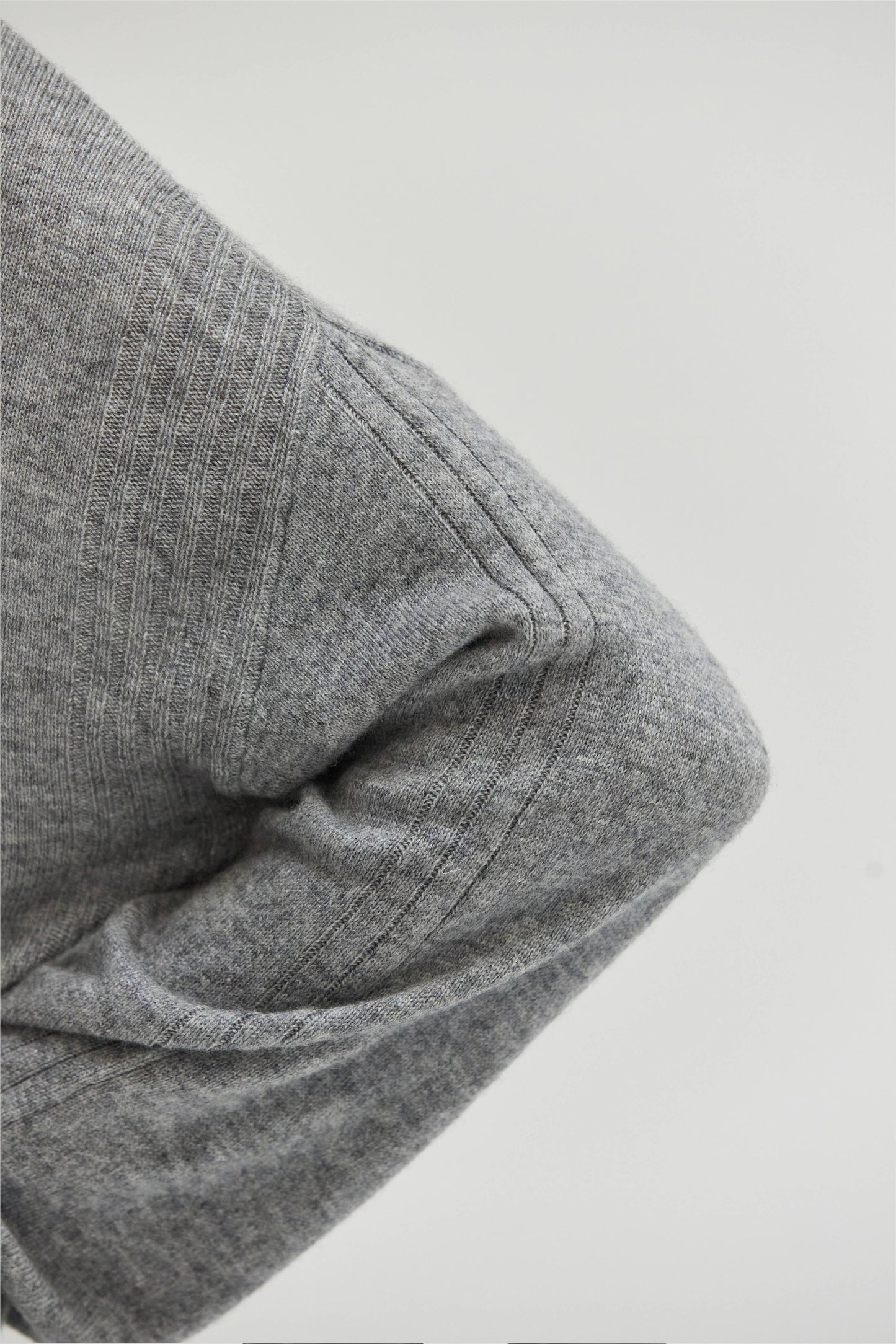 MALINE CASHMERE THIN KNIT SWEATER