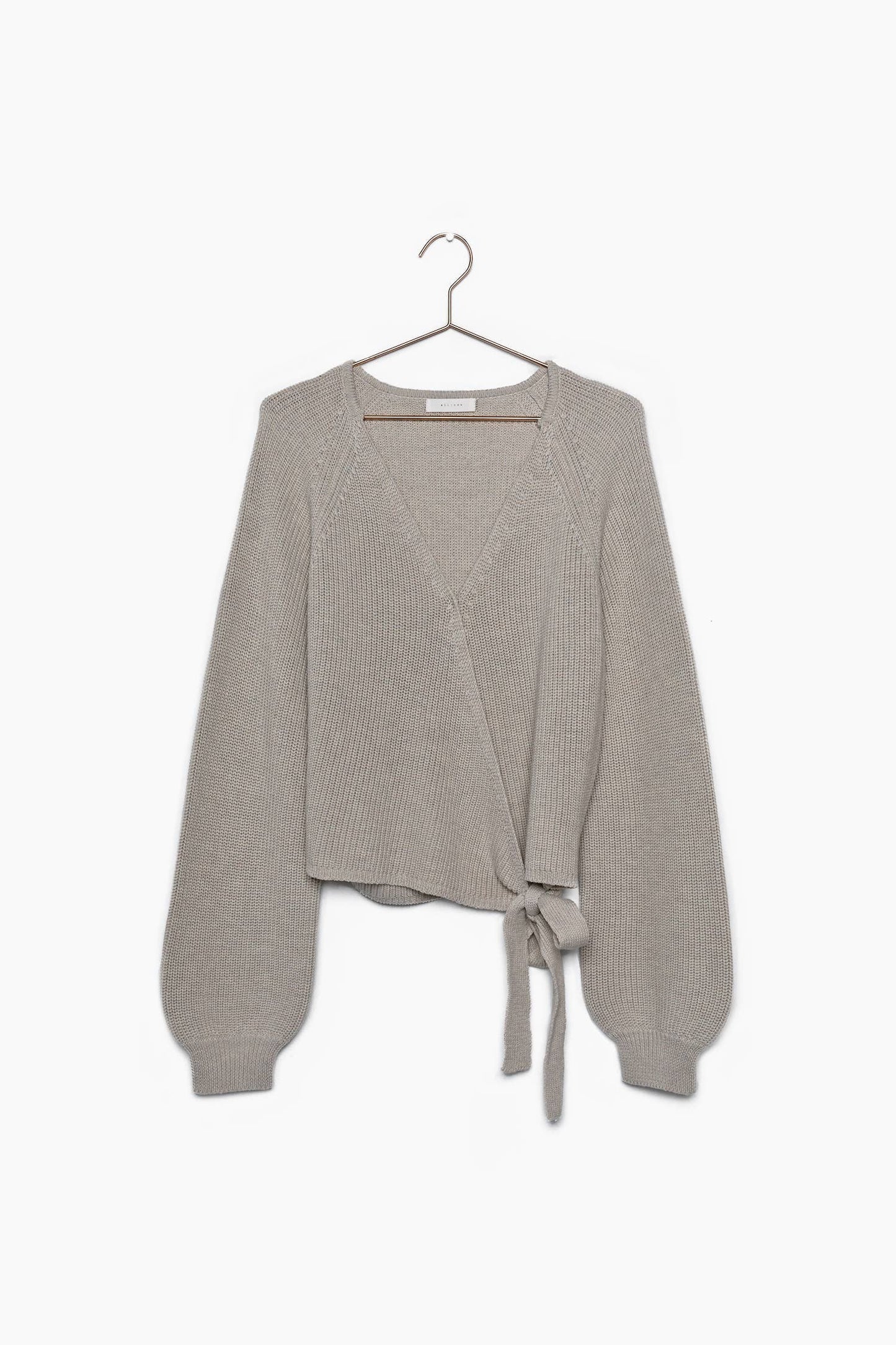 THIN KNIT WRAP WITH SNAP
