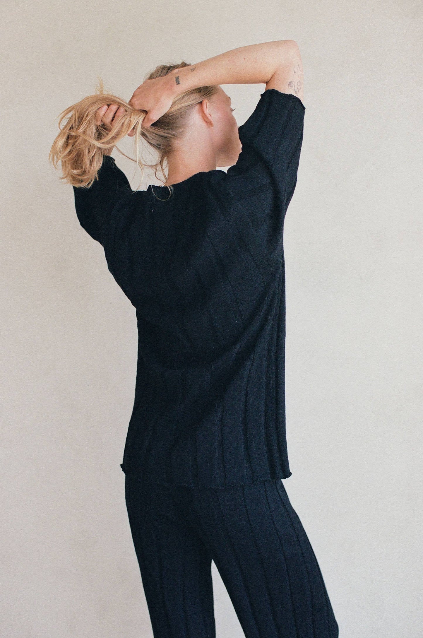 LOUNGE KNIT TOP