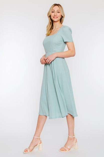 SOLID CRINKLE MIDI DRESS W/ SHORT SLEEVES