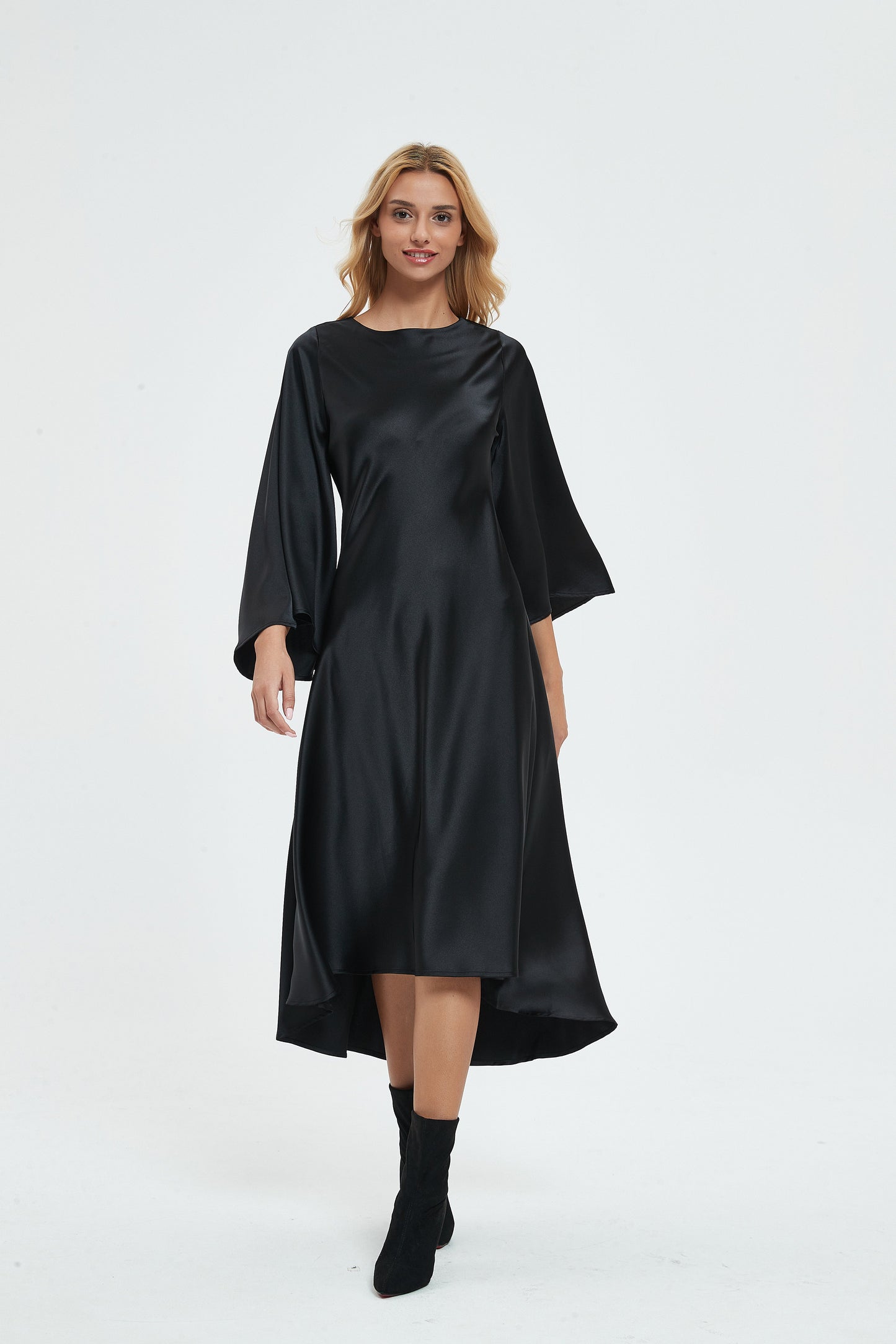 SILKY FIT AND FLARE DRESS - BLACK