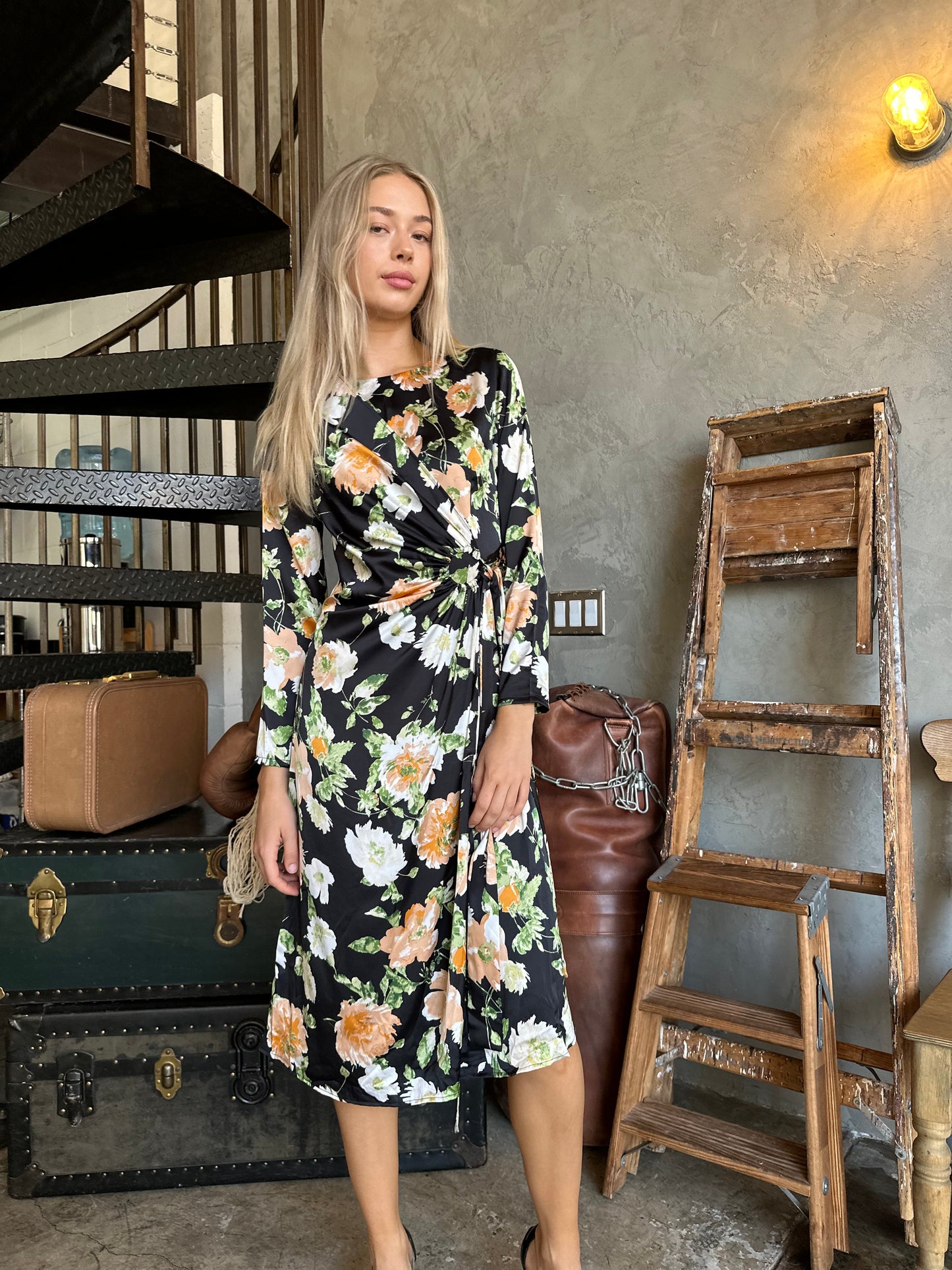 SILKY FLORAL WRAP DRESS byMM