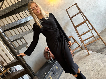 BLACK STRETCH WRAP DRESS byMM