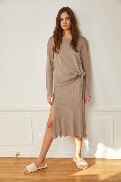 SIDE GATHERED TIE TOP
