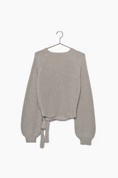 THIN KNIT WRAP WITH SNAP
