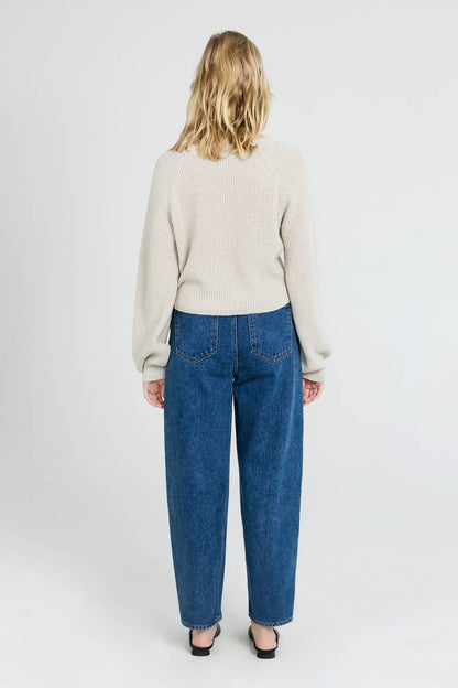 THIN KNIT WRAP WITH SNAP
